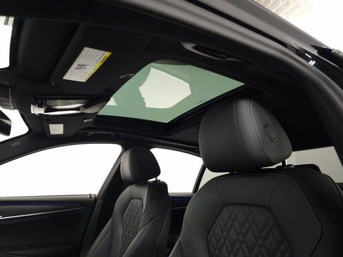 Used 2023 BMW 530i xDrive w/ Convenience Package image 18