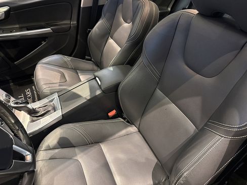 Used 2018 Volvo S60 T5 Dynamic w/ Vision Package image 41