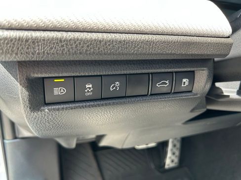 Used 2025 Toyota Camry SE w/ Convenience Package FWD image 18