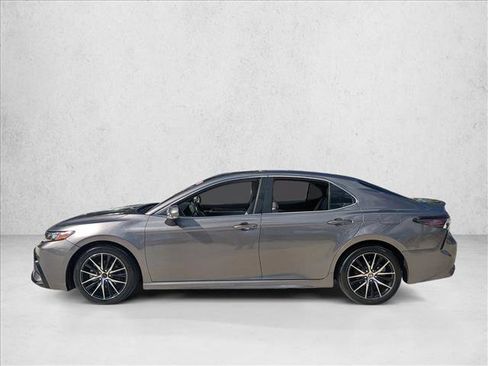 Used 2024 Toyota Camry SE image 7