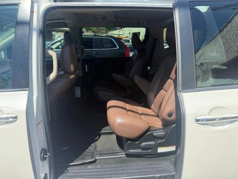 Used 2019 Toyota Sienna Limited Premium AWD/4WD image 16
