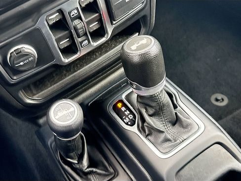 Used 2021 Jeep Wrangler Unlimited Sport image 18