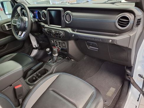 Used 2023 Jeep Wrangler Unlimited Rubicon 4xe AWD/4WD image 10