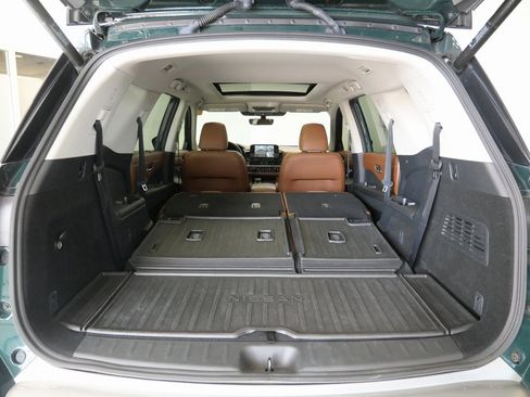 Used 2023 Nissan Pathfinder Platinum w/ Cargo Package image 27