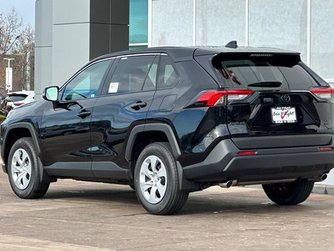 New 2025 Toyota RAV4 LE image 6