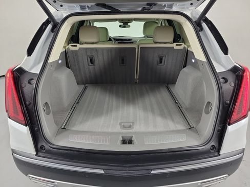 Used 2022 Cadillac XT5 Premium Luxury FWD image 8