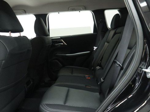 Used 2024 Mitsubishi Outlander ES FWD image 28