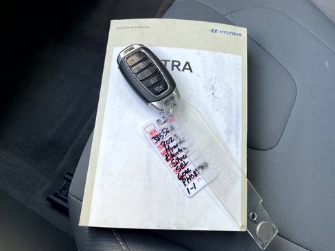 Used 2023 Hyundai Elantra SEL image 21