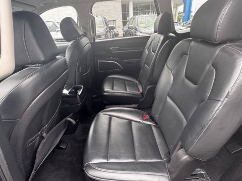 Used 2023 Kia Telluride S AWD/4WD image 11