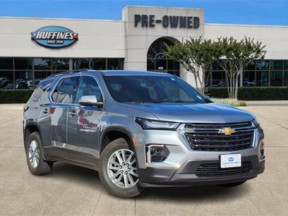 Used 2023 Chevrolet Traverse LT