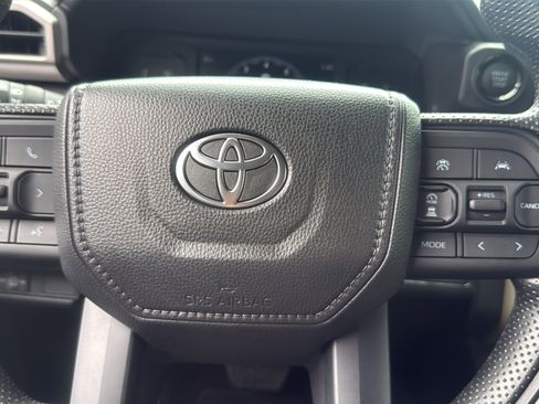 Used 2026 Toyota Tacoma SR5 AWD/4WD image 17