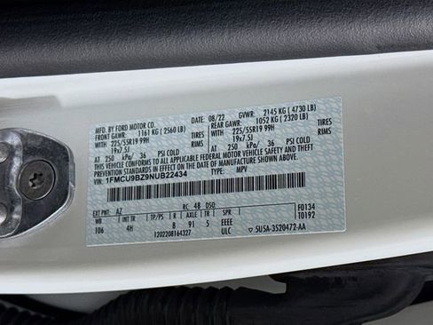 Certified 2022 Ford Escape SE w/ SE Sport Appearance Package image 31