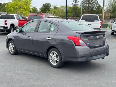 Used 2015 Nissan Versa SV FWD image 5