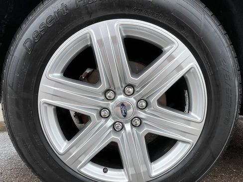 Used 2019 Ford Expedition XLT w/ Equipment Group 202A RWD image 13