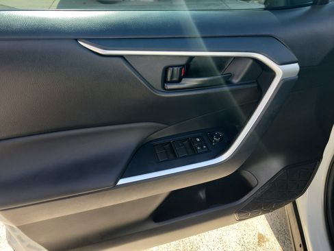 Certified 2025 Toyota RAV4 LE FWD image 20