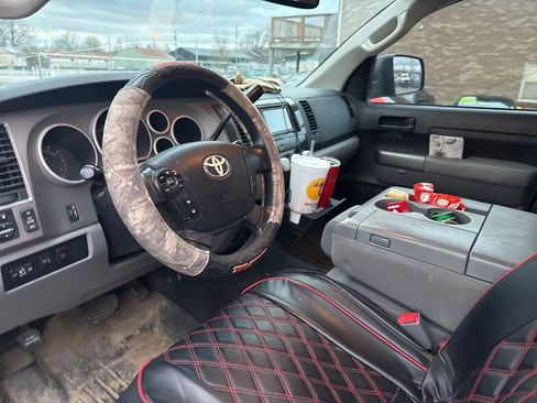 Used 2012 Toyota Tundra 4x4 CrewMax image 12