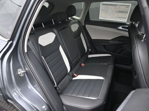 New 2025 Volkswagen Taos SEL image 46