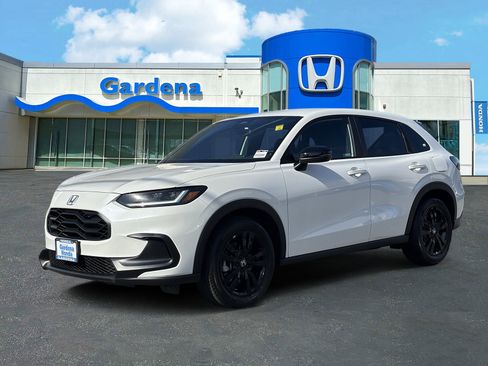 Used 2027 Honda HR-V Sport image 3