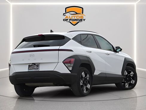 Used 2025 Hyundai Kona SEL FWD image 4