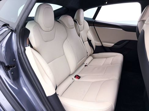 Used 2022 Tesla Model S AWD/4WD image 30