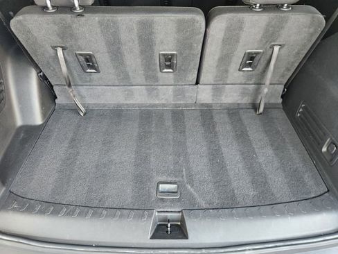 Used 2020 Chevrolet Traverse LS image 29