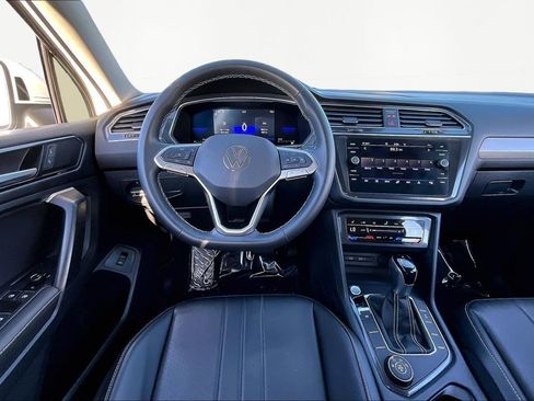 Used 2022 Volkswagen Tiguan SE image 8