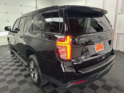 Used 2023 Chevrolet Suburban Z71 w/ Luxury Package AWD/4WD image 7