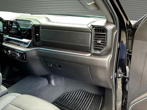 Used 2024 Chevrolet Silverado 1500 LT AWD/4WD image 18