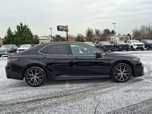 Certified 2021 Toyota Camry SE w/ Blackout Package (TMS) image 7