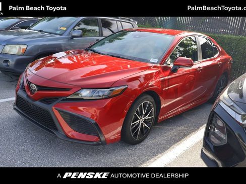 Used 2024 Toyota Camry SE FWD image 1