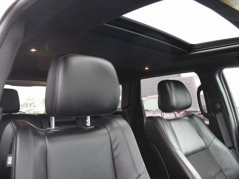 Used 2021 Jeep Grand Cherokee Laredo X image 32