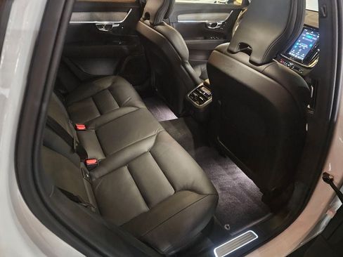 Certified 2025 Volvo V90 B6 Cross Country Plus AWD/4WD image 8