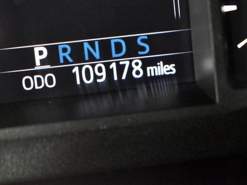 Used 2018 Toyota Tundra Platinum image 29