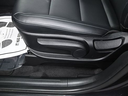 Certified 2025 Kia Telluride LX FWD image 12