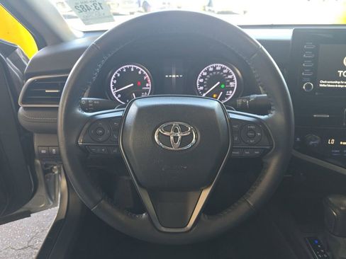 Used 2022 Toyota Camry SE image 18