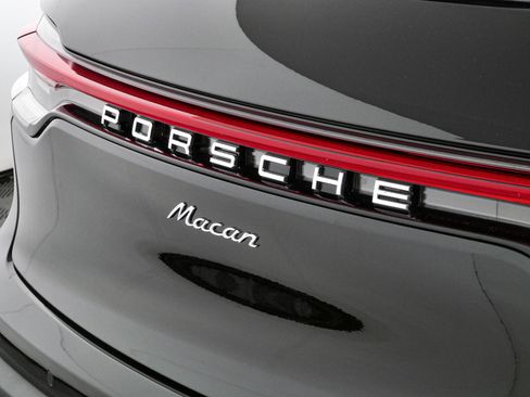 New 2026 Porsche Macan AWD/4WD image 38