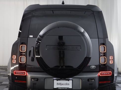 Used 2023 Land Rover Defender 110 V8 image 16