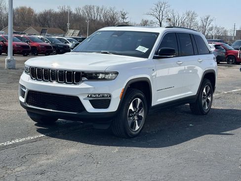 Used 2022 Jeep Grand Cherokee Limited 4xe image 7