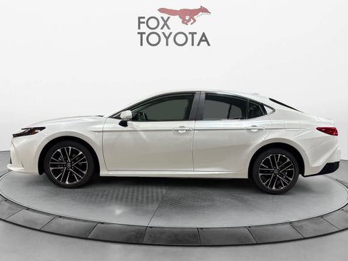 Used 2025 Toyota Camry XLE image 3