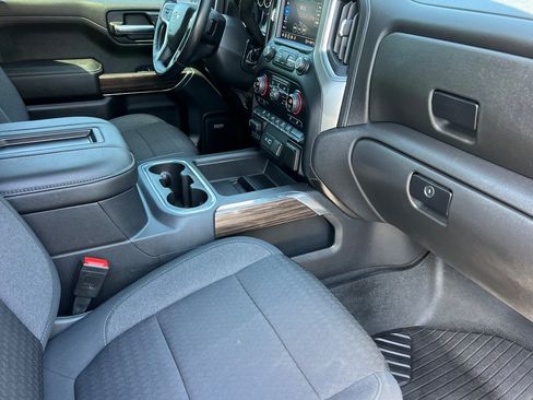 Used 2021 Chevrolet Silverado 1500 LT Trail Boss w/ Convenience Package II AWD/4WD image 16