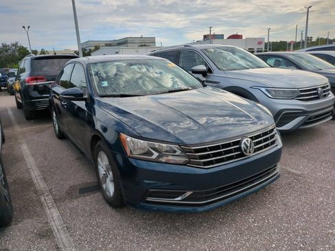 Used 2018 Volkswagen Passat 2.0T S w/ Driver Assistance Package FWD image 5