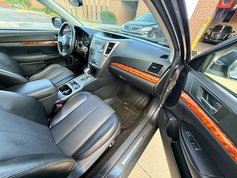 Used 2012 Subaru Outback 3.6R Limited w/ Moonroof Pkg AWD/4WD image 13