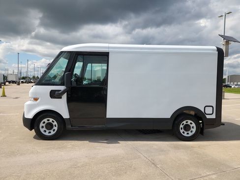 Used 2024 Chevrolet Brightdrop 400 w/ Commercial Equipment Package AWD/4WD image 8