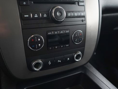 Used 2010 GMC Yukon SLT w/ SLT-2 Equipment Package AWD/4WD image 24