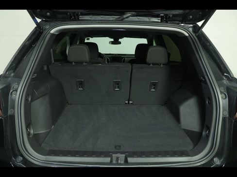 Used 2024 Chevrolet Equinox LS w/ Driver Confidence II Package image 8