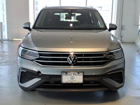 Certified 2023 Volkswagen Tiguan SE w/ Panoramic Sunroof Package AWD/4WD image 2