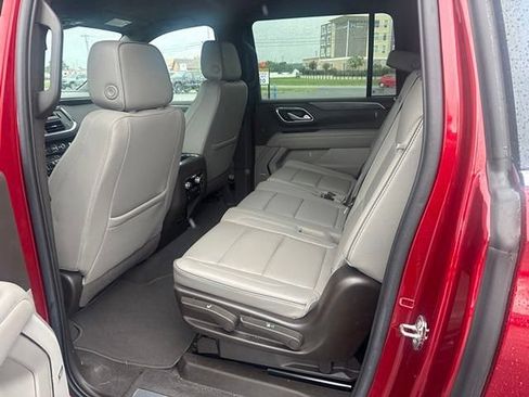 Used 2022 GMC Yukon XL SLT w/ SLT Luxury Package AWD/4WD image 11