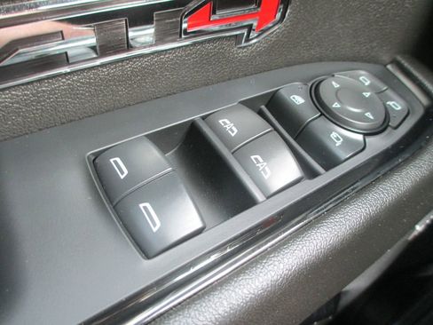 Used 2024 GMC Sierra 1500 AT4 w/ Technology Package image 31