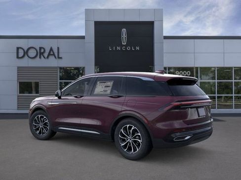 New 2025 Lincoln Nautilus Premier image 4