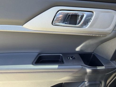New 2026 Ford Explorer Active w/ Active Comfort Package RWD image 23